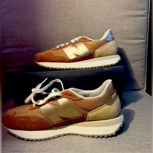 Brand New Women’s New Balance 237 sz 9.5